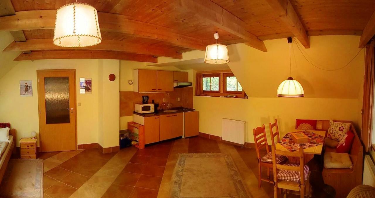 Alm-House Hollmann Apartment Zelezna Ruda Bagian luar foto